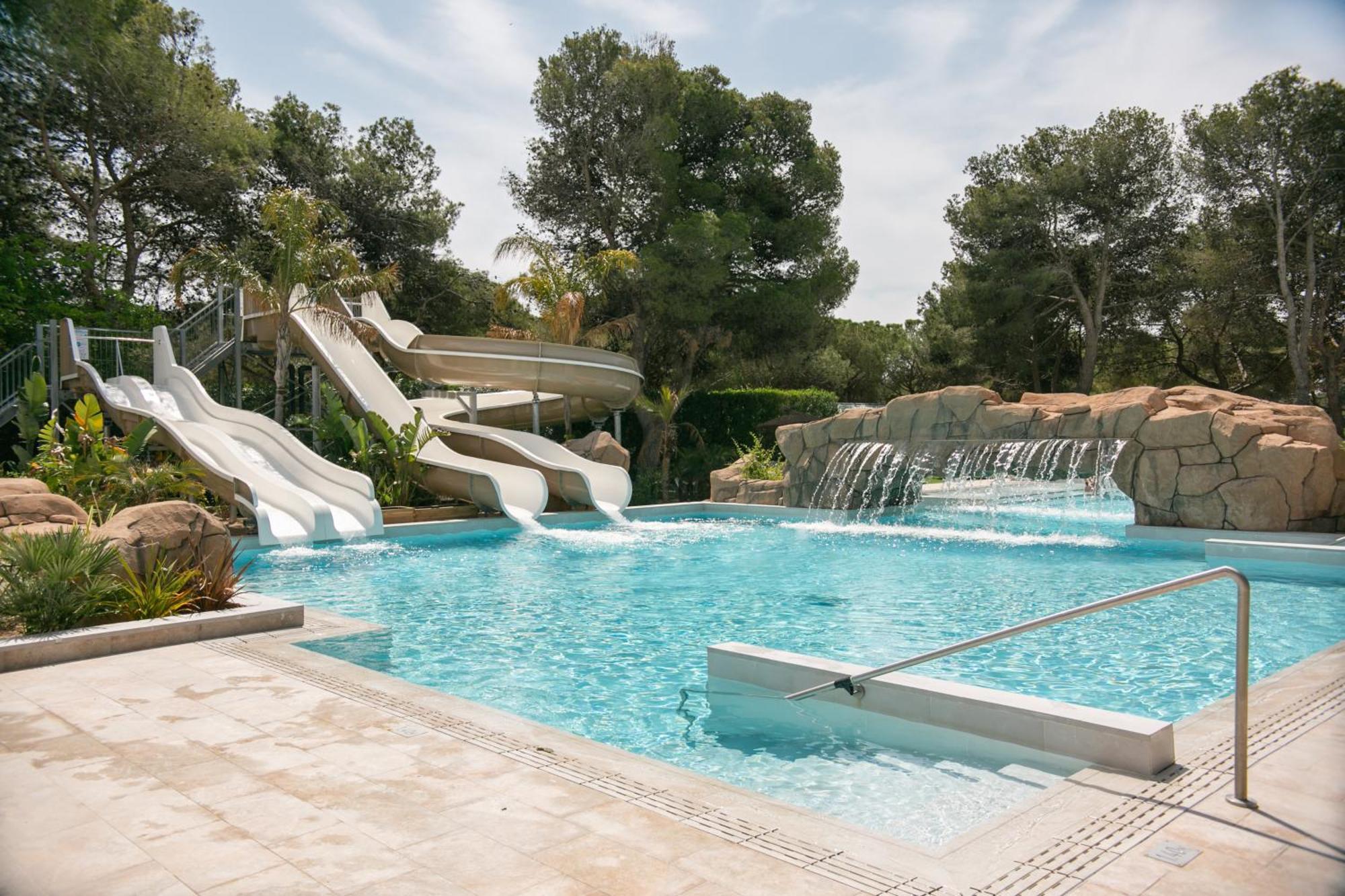 Holacamp Sitges Fun Hotel Екстериор снимка